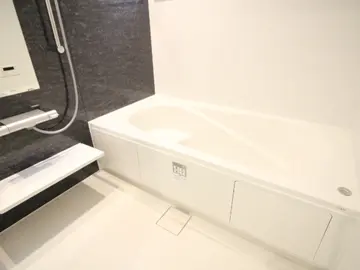 ラコルト板付 102号室