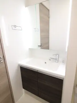 ラコルト板付 102号室