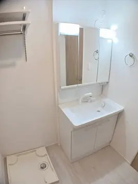 ウェスト須屋 101号室