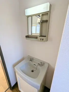 ドミール平田 101号室