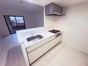 アルメノア西新 101号室