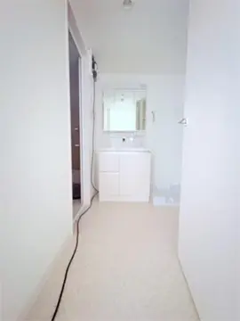 アルメノア西新 201号室