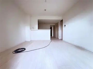 アルメノア西新 201号室