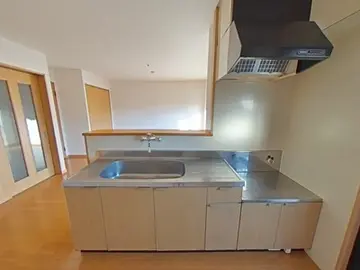 グランディス幾久富 102号室