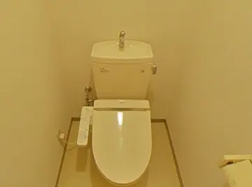 グランディス幾久富 102号室