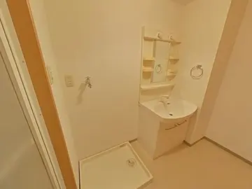 グランディス幾久富 102号室