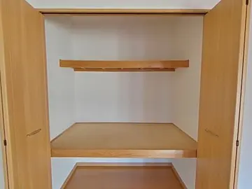 グランディス幾久富 102号室