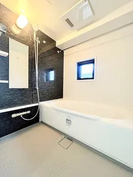 ラ・シック四季美 102号室