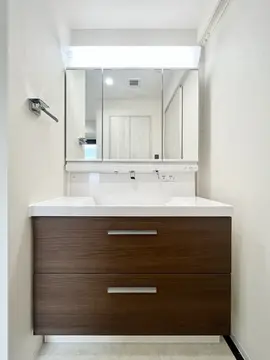 ラ・シック四季美 102号室