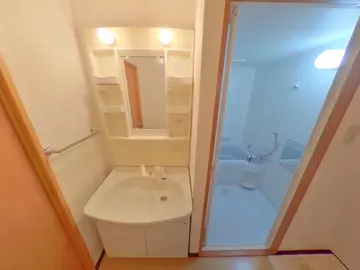 メゾン・ド・ルミエール 202号室