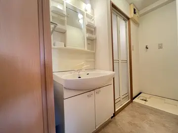 メゾン・ド・ルミエール 102号室