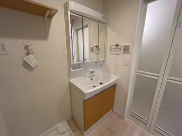 アジュール 106号室