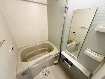 アジュール 202号室