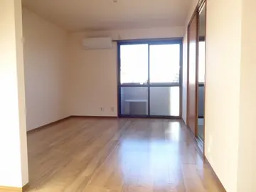 エクレール・アイ B棟 203号室