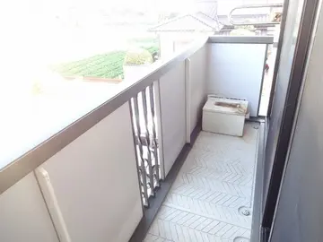 エクレール・アイ B棟 203号室