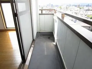 ジャスティワン黒髪 603号室