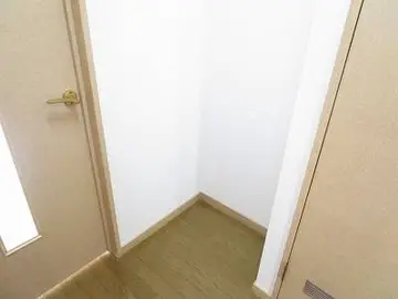 ジャスティワン黒髪 603号室