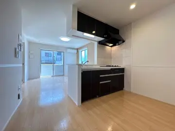 アレイナ ヒルズ 101号室