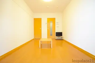 レオパレス郡元Ⅱ 402号室