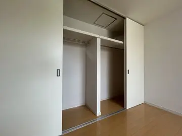 La,Tierra 光の森北B 2号室