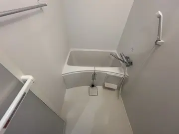 メルシー郡元 206号室