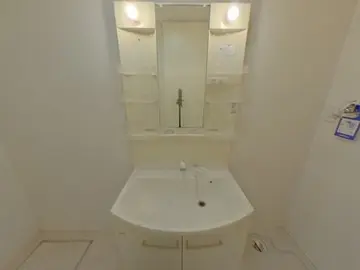 パストガーデンみずき台E 2号室