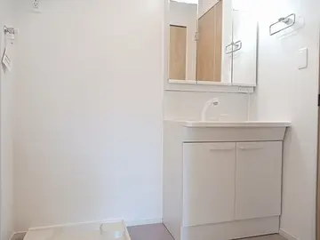 グラース・メゾン 201号室