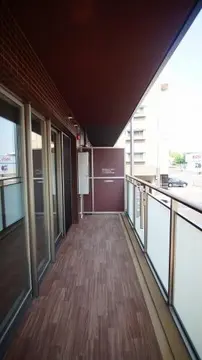 ヴィアーレ 502号室