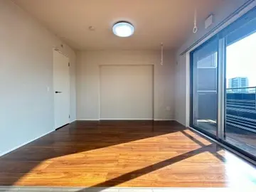 ヴィアーレ 502号室