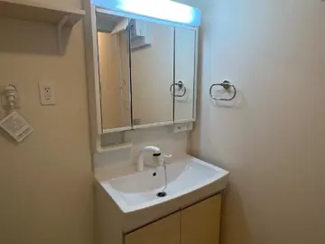 フューチャースカイ須屋 103号室