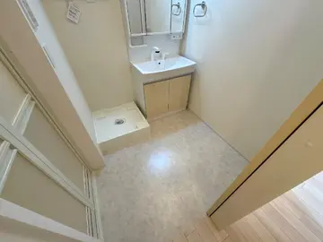 フューチャースカイ須屋 202号室