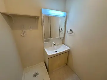 フューチャースカイ須屋 202号室