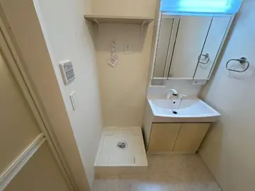 フューチャースカイ須屋 202号室