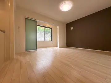 フューチャースカイ須屋 101号室