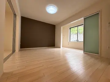 フューチャースカイ須屋 102号室