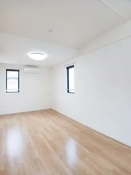 ソフィア 202号室