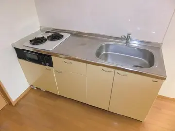 ヨーロピアンシャレー黒髪 2号室