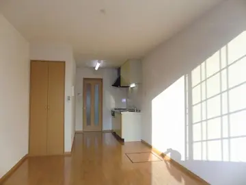 ヨーロピアンシャレー黒髪 2号室