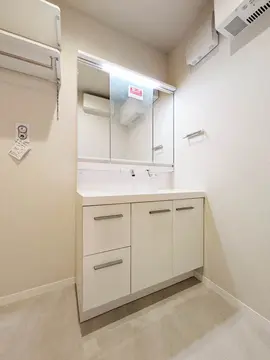 シャーメゾン アンビエラ トウジン A0201号室