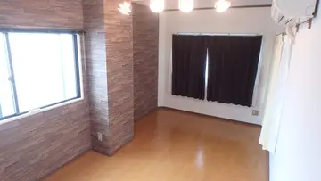 ユキヤビル. 502号室