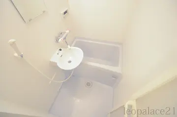 レオパレス野口 203号室