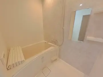 ラヴィ南高江 202号室