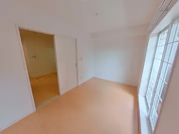 ヨーロピアンシャレー清水万石 弐番館 102号室