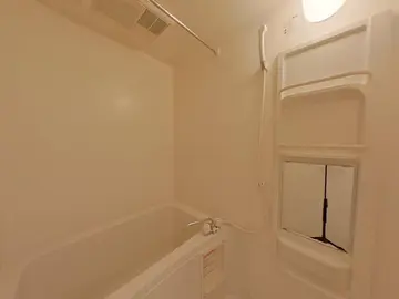 ヨーロピアンシャレー清水万石 弐番館 102号室