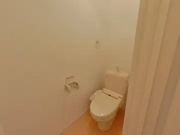 ヨーロピアンシャレー清水万石 弐番館 102号室