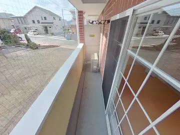 ヨーロピアンシャレー清水万石 弐番館 102号室