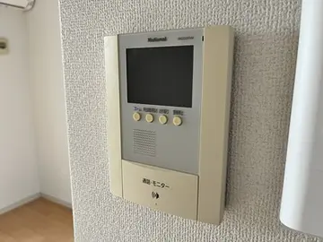 ヨーロピアンシャレー清水万石 弐番館 104号室