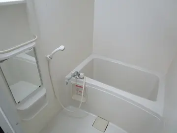 ヨーロピアンシャレー清水万石 参番館 103号室