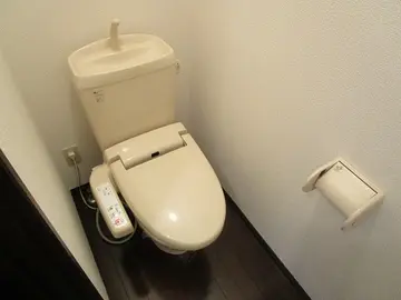 ヨーロピアンシャレー清水万石 参番館 103号室