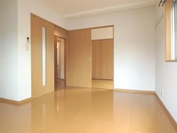 ボルドーⅡ 201号室